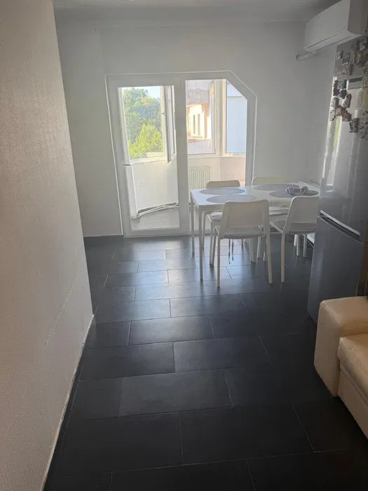 Apartament 2 camere decomandat, cartier Plopilor