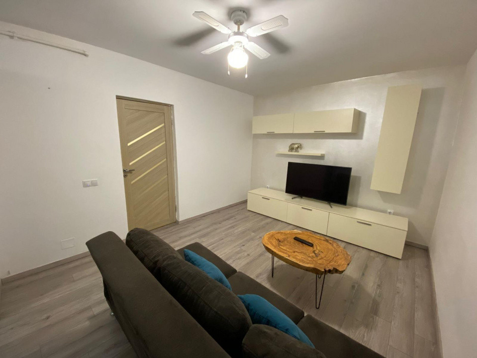 Apartament 2 camere la cheie, parcare, zona Vivo