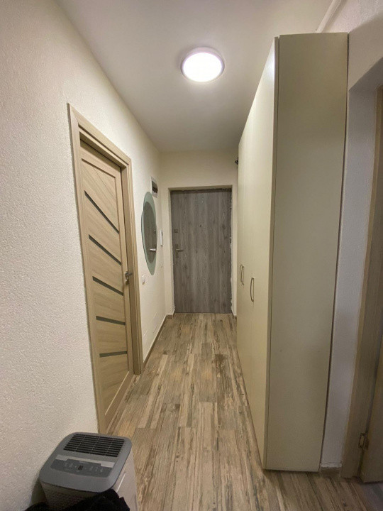 Apartament 2 camere la cheie, parcare, zona Vivo