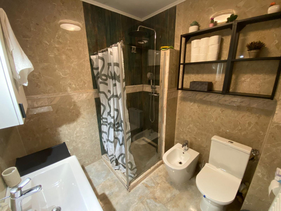 Apartament 2 camere la cheie, parcare, zona Vivo