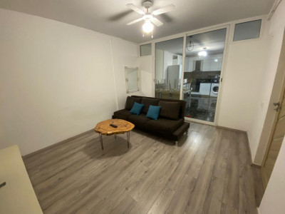 Apartament 2 camere la cheie, parcare, zona Vivo