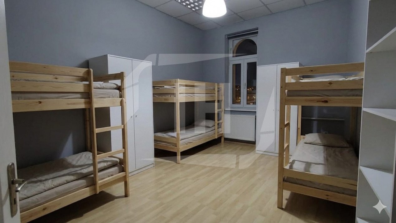 Apartament 2 camere, pretabil pentru grup de muncitori, zona Garii