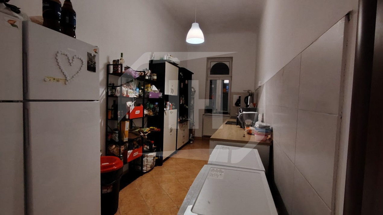Apartament 2 camere, pretabil pentru grup de muncitori, zona Garii