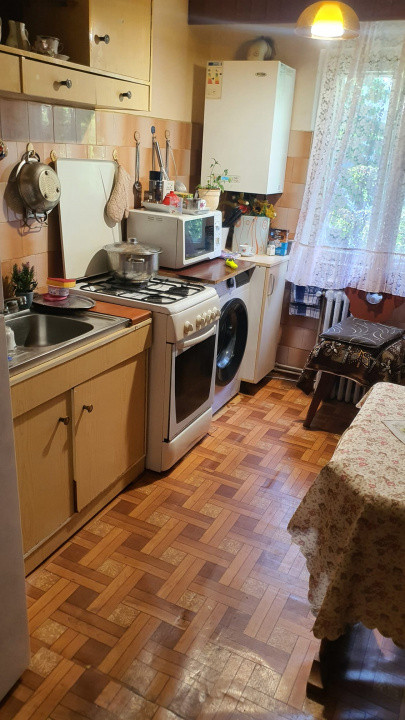 Apartament 3 camere, 2 bai, etaj intermediar, cartier Grigorescu