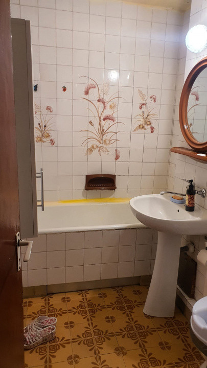 Apartament 3 camere, 2 bai, etaj intermediar, cartier Grigorescu
