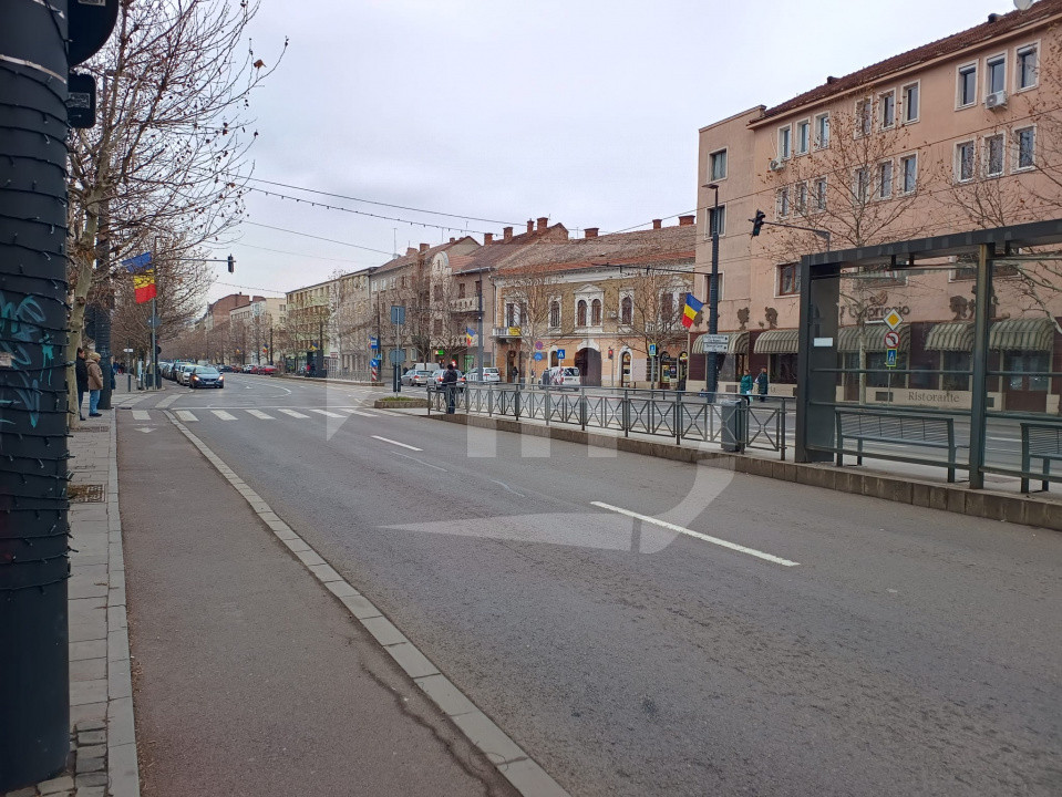 Apartament 2 camere, intermediar, strada Horea