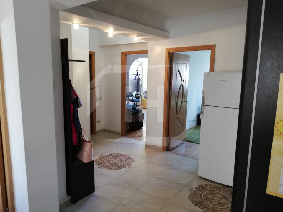 Apartament 3 camere, zona Piata Cipariu