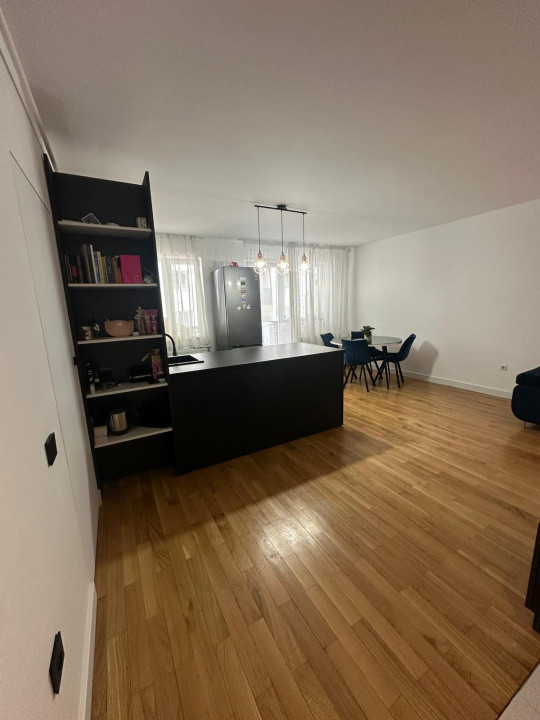 Apartmaent 2 camere la cheie, parcare, zona Vivo