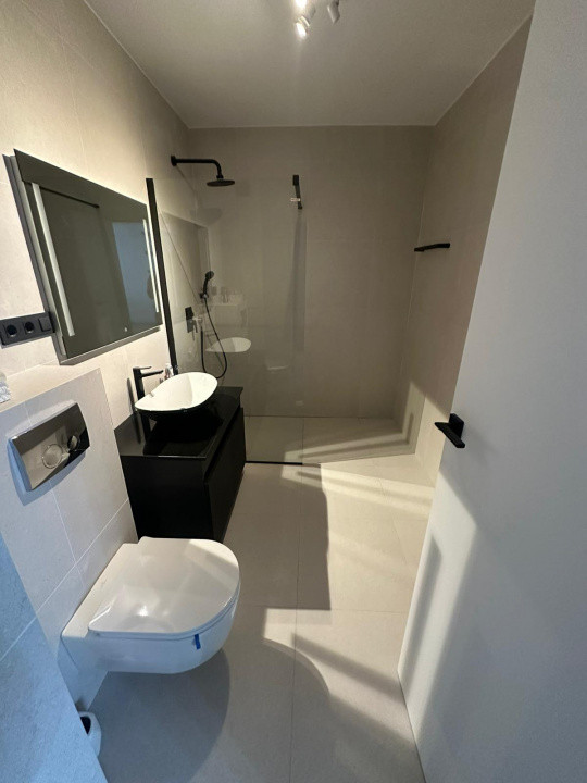 Apartmaent 2 camere la cheie, parcare, zona Vivo