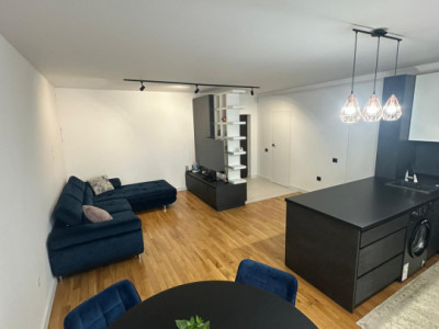 Apartmaent 2 camere la cheie, parcare, zona Vivo