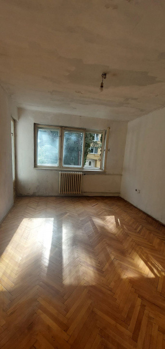 Apartament 2 camere decomandat, zona Bld Primaverii
