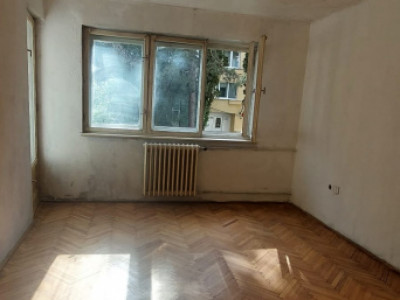 Apartament 2 camere decomandat, zona Bld Primaverii