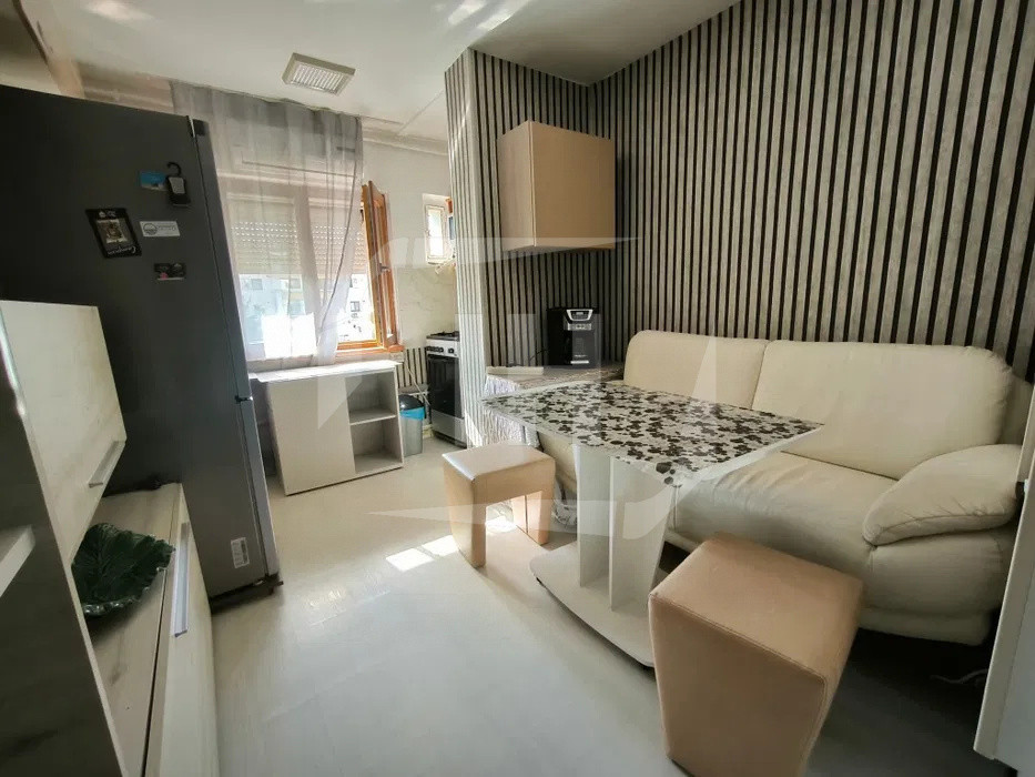 Apartament 3 camere, 2 balcoane, etaj 2 in cartier Intre Lacuri