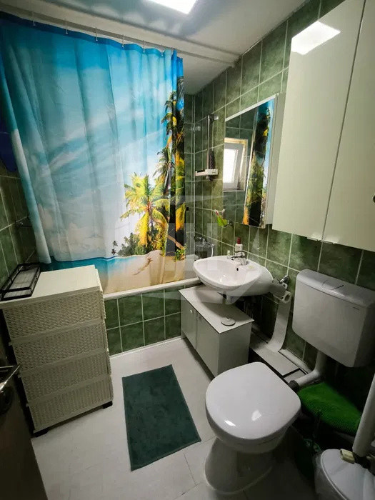 Apartament 3 camere, 2 balcoane, etaj 2 in cartier Intre Lacuri