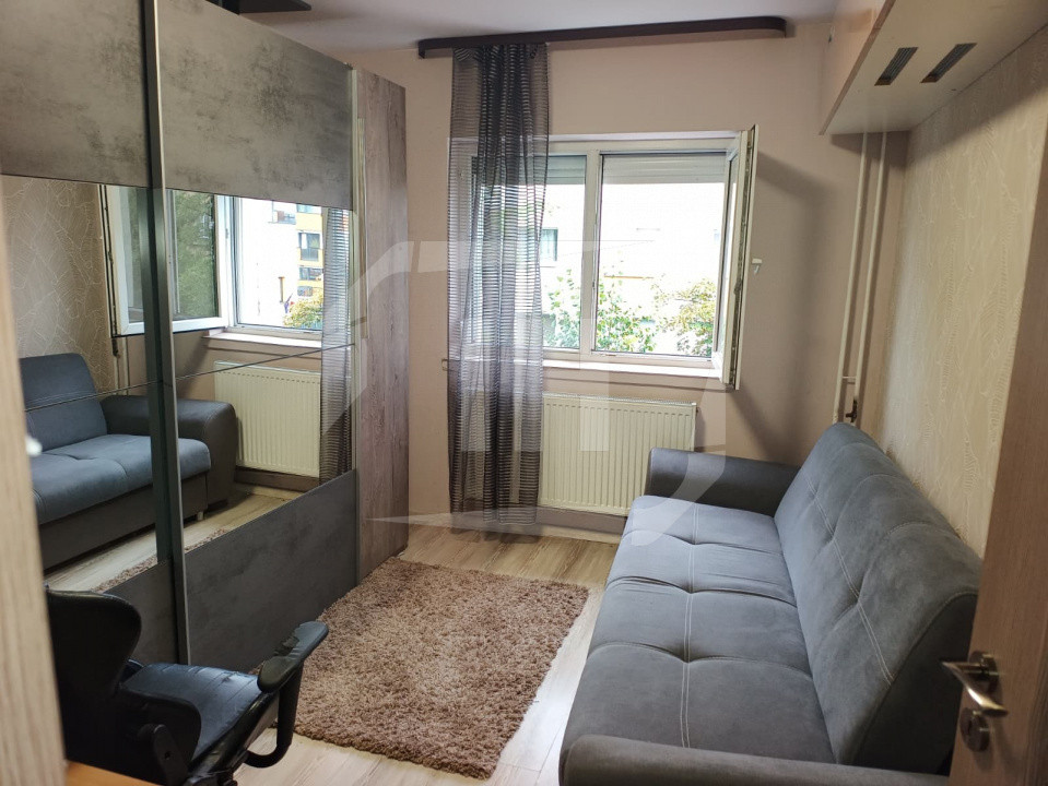 Apartament 3 camere, 2 balcoane, etaj 2 in cartier Intre Lacuri