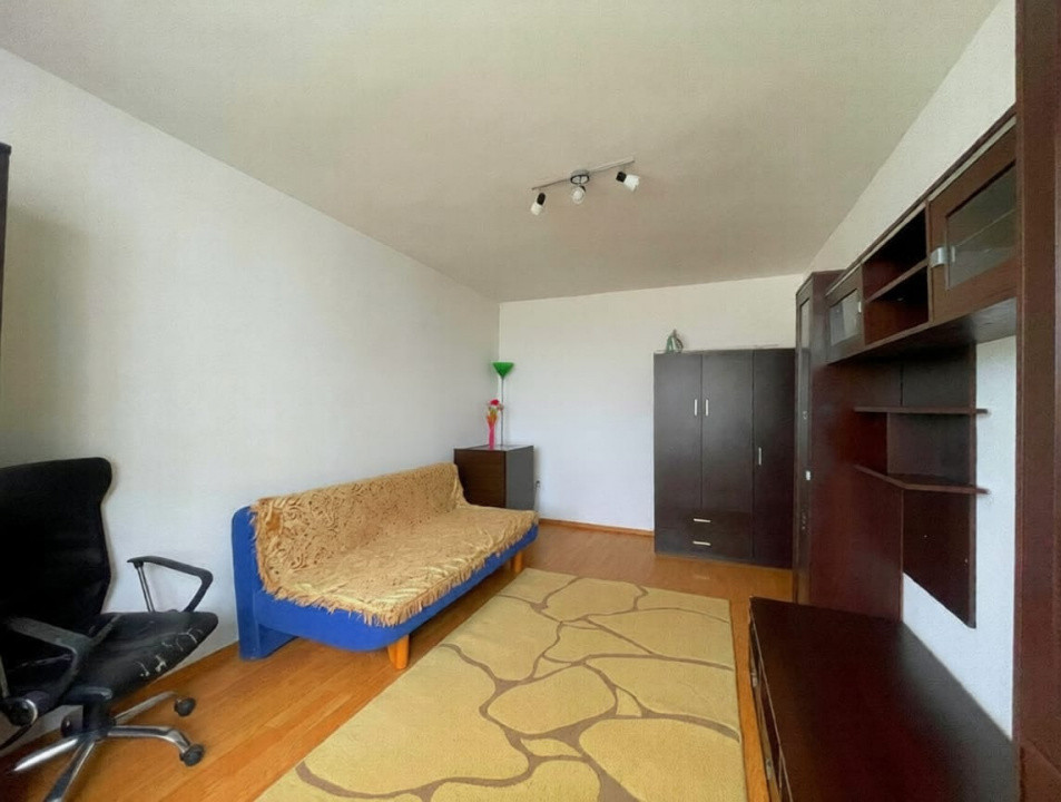 Apartament 2 camere decomandat, zona Baza Sportiva