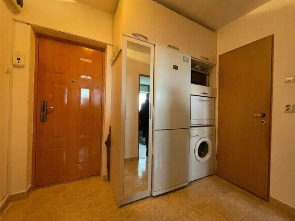 Apartament 2 camere decomandat, zona Baza Sportiva