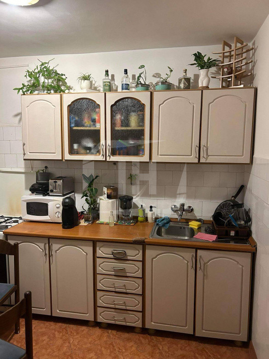 Apartament 3 camere,  intermediar, decomandat, strada Dorobantilor
