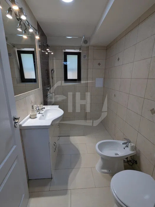 Apartament 3 camere, cu parcare, zona Marasti