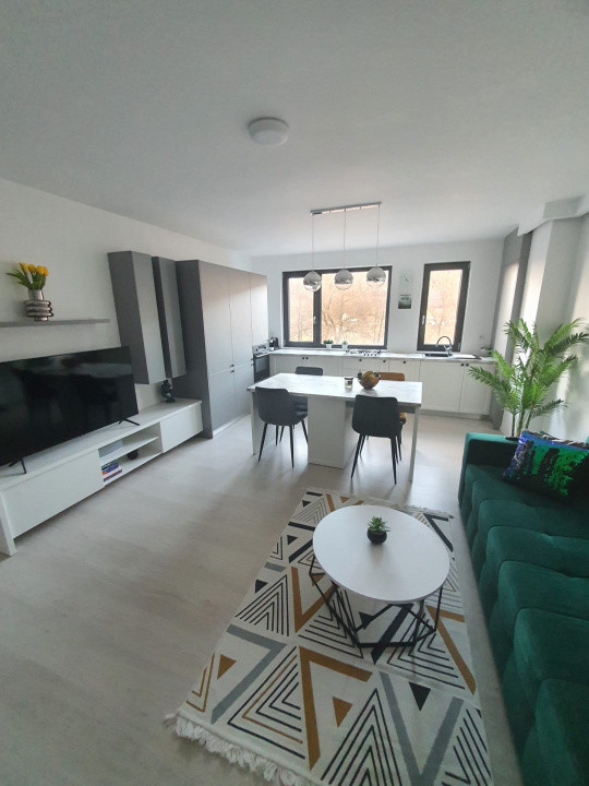Apartament 2 camere, parcare subterana, zona Vivo