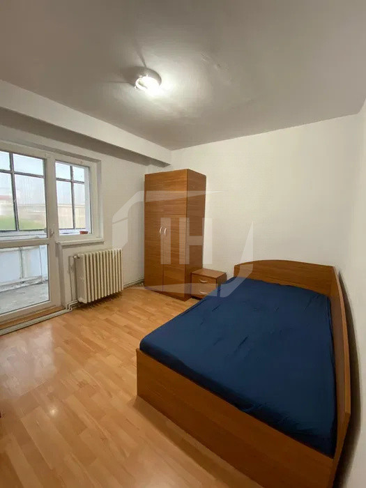 Apartament 4 camere, intermediar, zona strazii Aurel Vlaicu