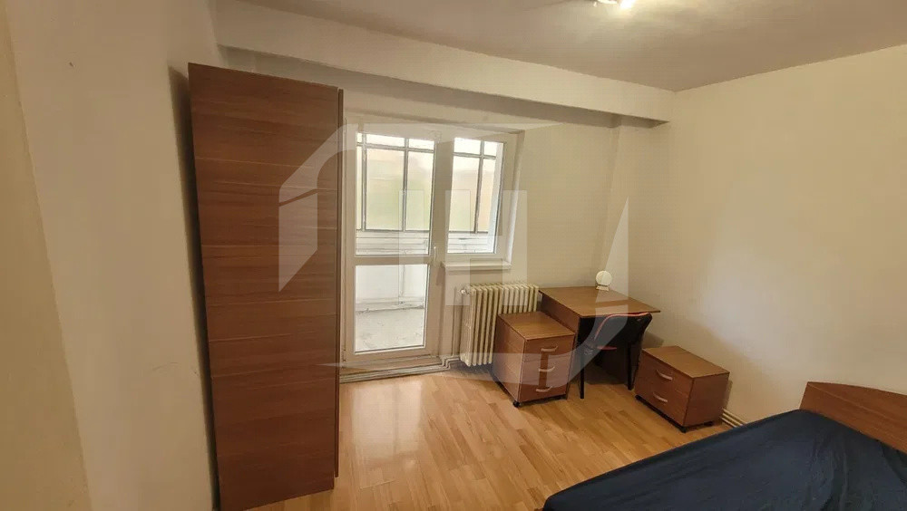 Apartament 4 camere, intermediar, zona strazii Aurel Vlaicu
