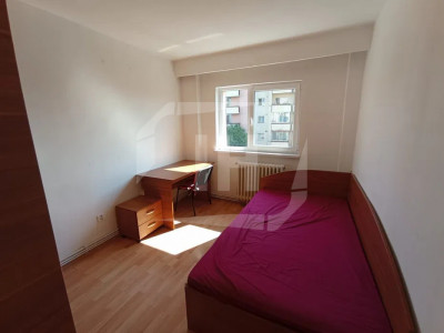 Apartament 4 camere, intermediar, zona strazii Aurel Vlaicu
