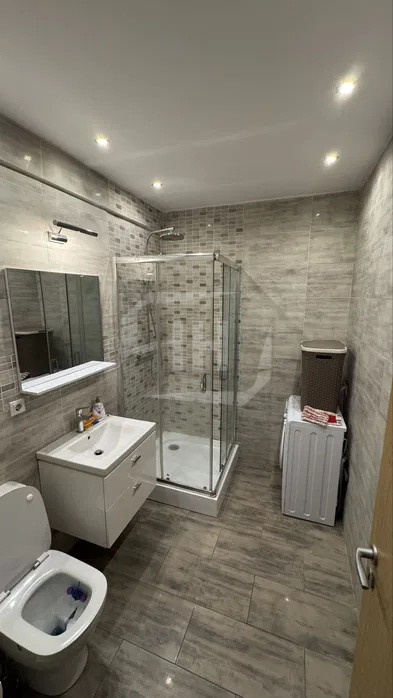 Apartament cu 2 camere, parcare, zona Centrala