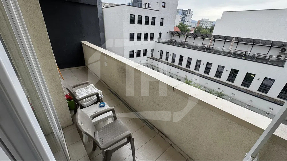 Apartament cu 2 camere, parcare, zona Centrala