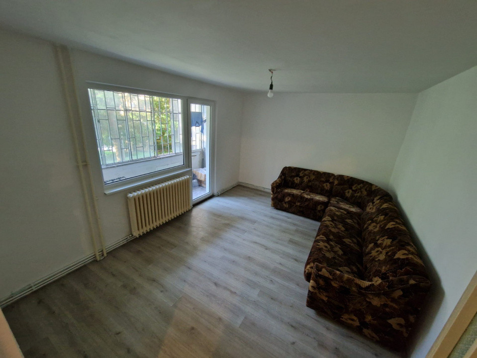 Apartament 3 camere decomandat, zona Bld Primaverii