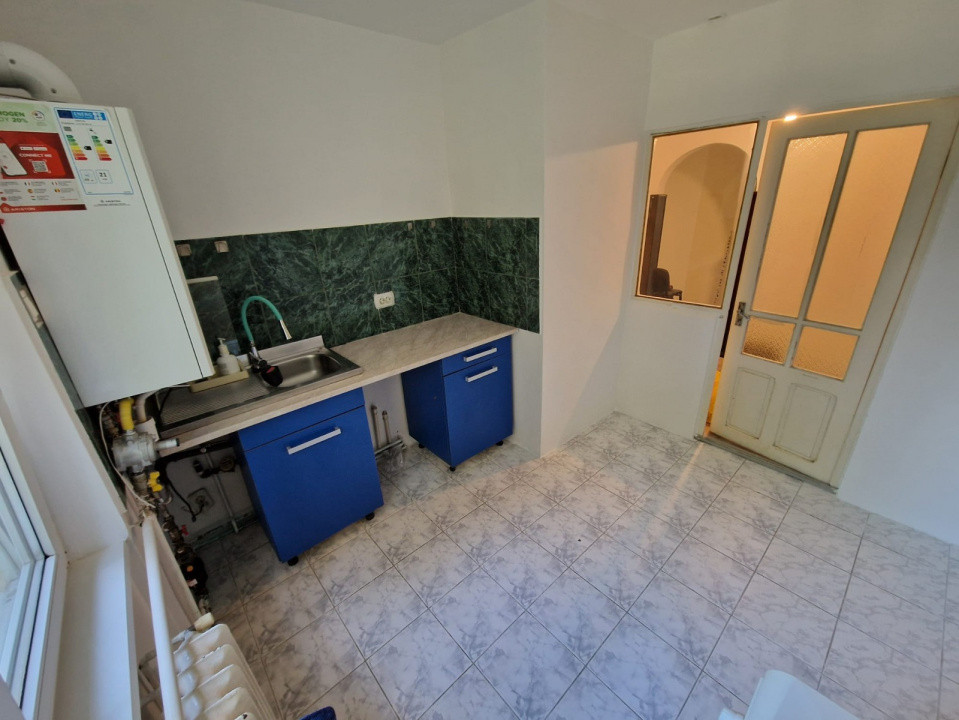 Apartament 3 camere decomandat, zona Bld Primaverii