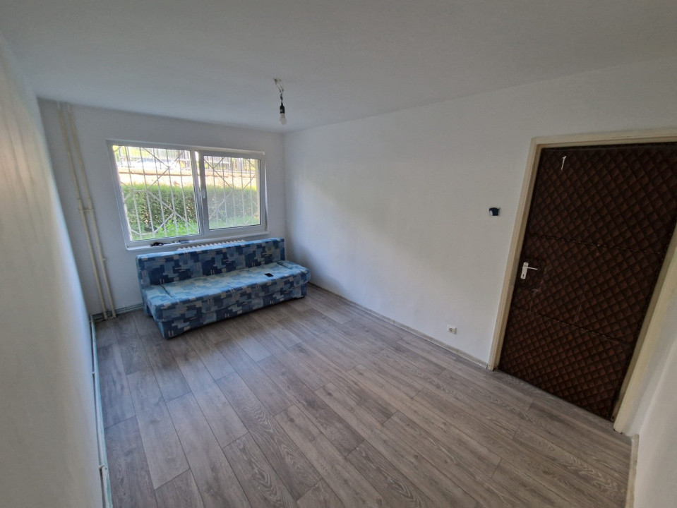 Apartament 3 camere decomandat, zona Bld Primaverii