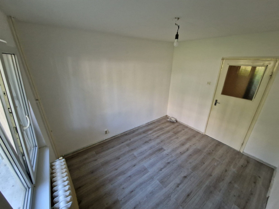 Apartament 3 camere decomandat, zona Bld Primaverii