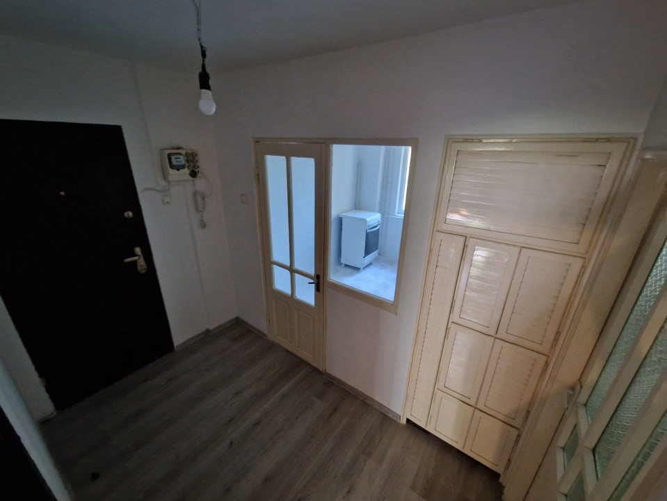 Apartament 3 camere decomandat, zona Bld Primaverii