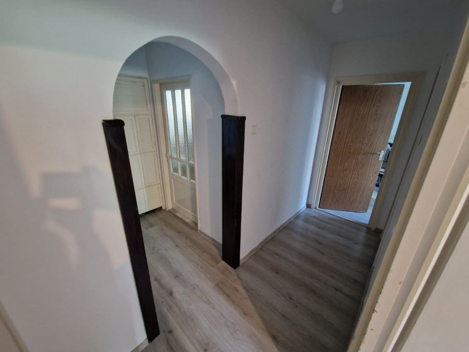 Apartament 3 camere decomandat, zona Bld Primaverii