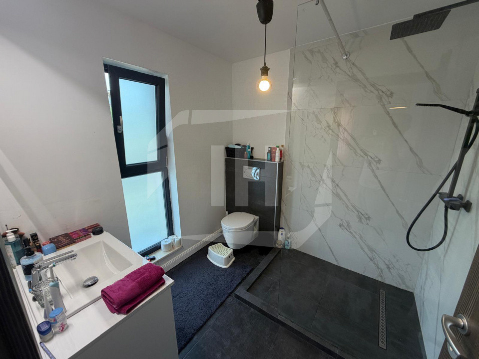 Casa individuala 4 camere, piscina, in Dezmir