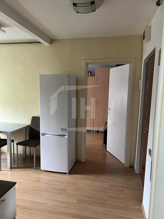 Apartament 3 camere, loc de parcare, zona Manastur