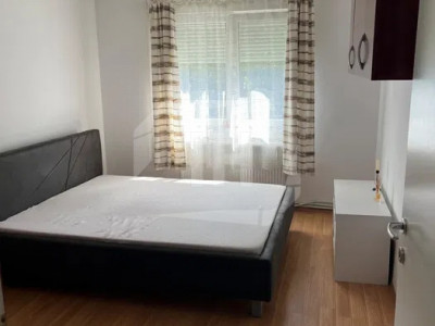 Apartament 3 camere, loc de parcare, zona Manastur