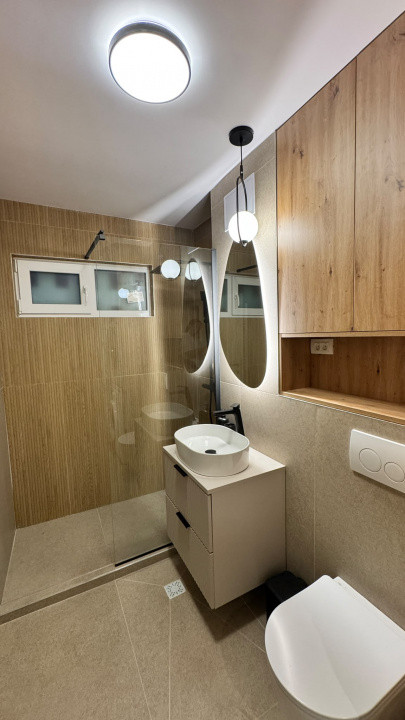 Apartament 3 camere ultrafinisat, zona Bld Primaverii