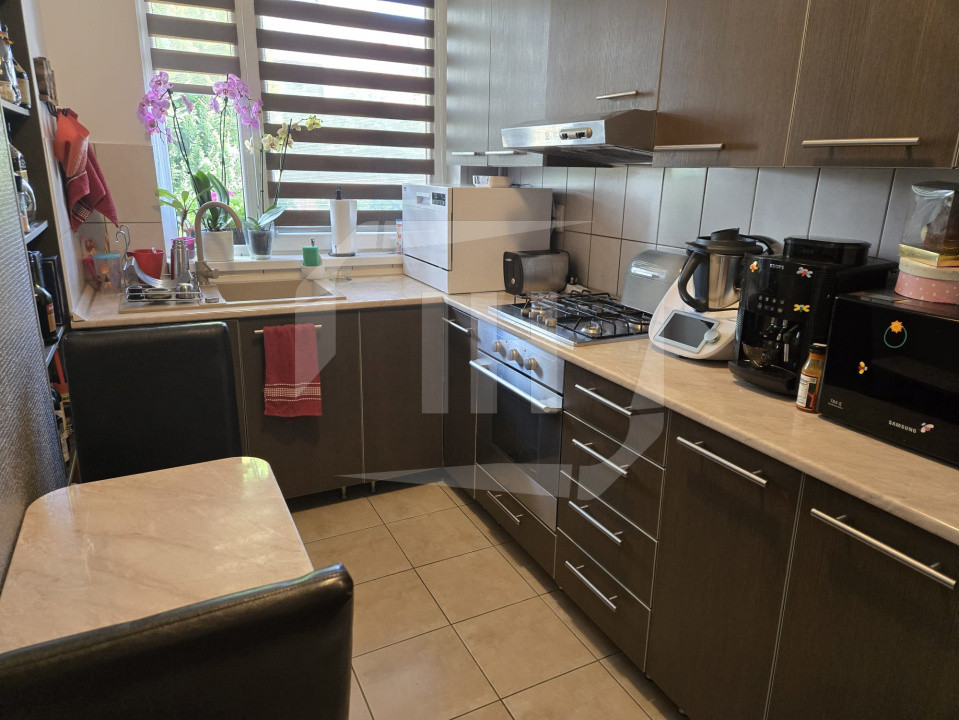 Casa cu 4 camere, garaj, gradina, in Buna Ziua