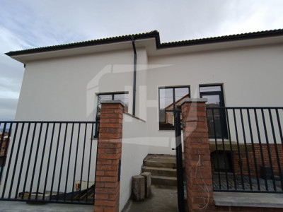 Casa cu 4 camere, terasa mare, constructie noua, CF, zona Dambul Rotund