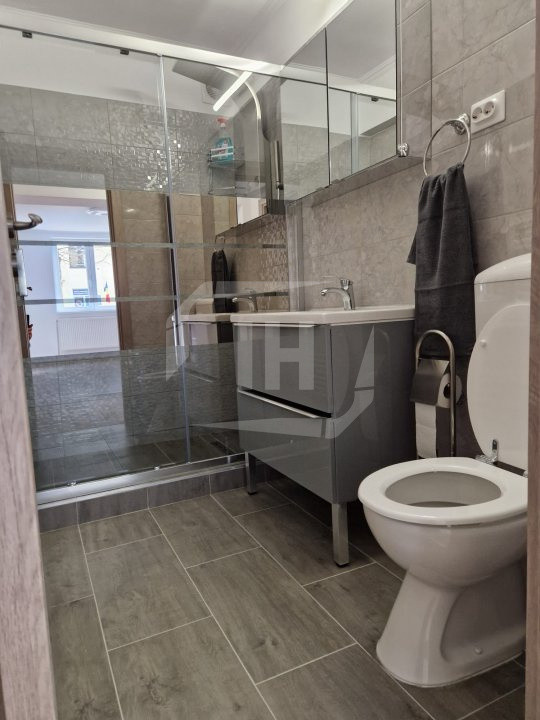 Apartament 3 camere, renovat, strada Horea