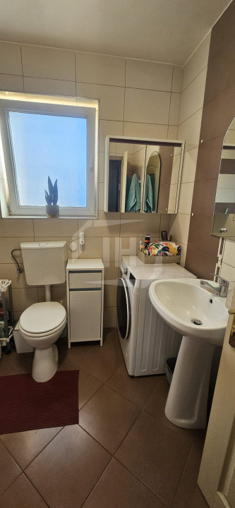 Apartament cu 2 camere, etaj 1, bloc mic, zona Iulius Mall