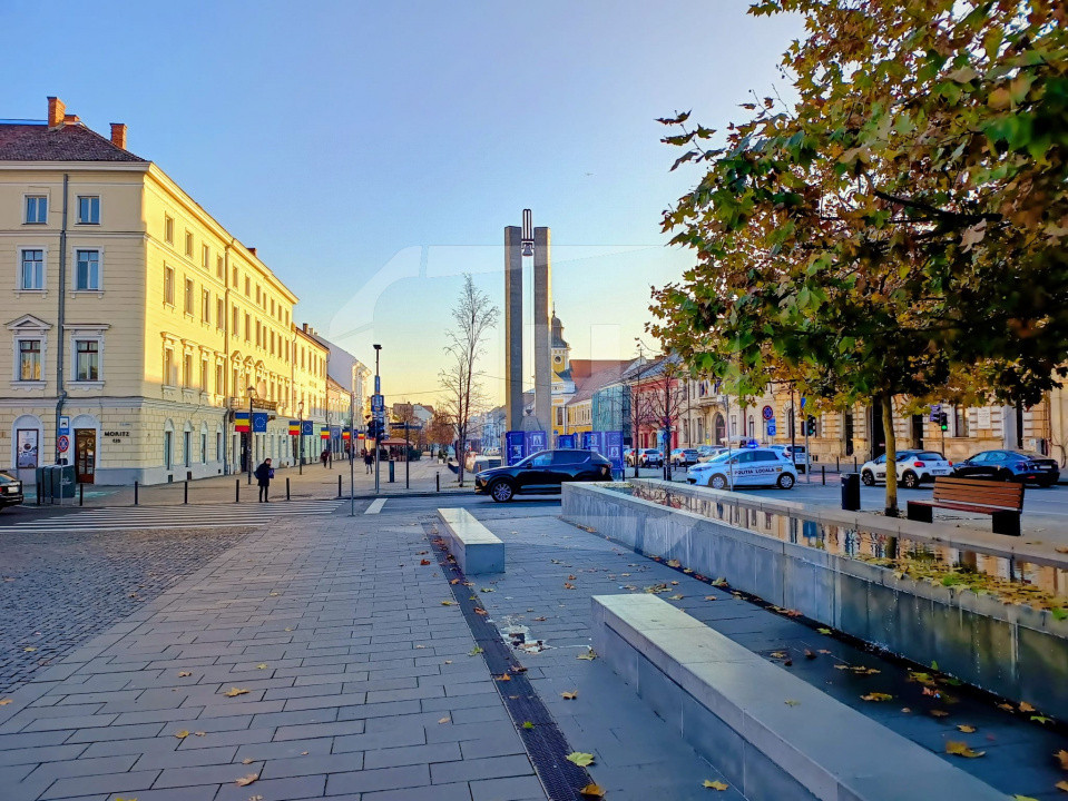 Apartament in Centru - Mihai Viteazu, intermediar, decomandat, renovabil