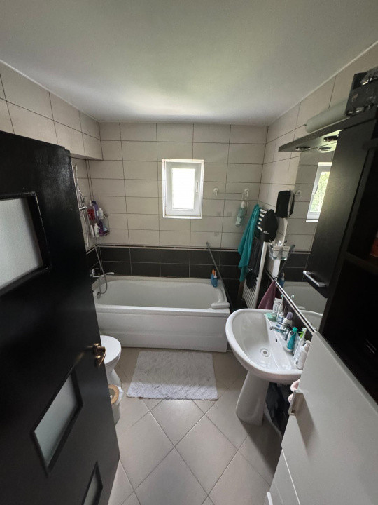 Apartament 3 camere, parcare, bloc nou, cartier Manastur