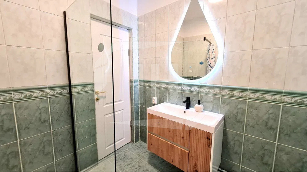 Apartament 3 camere, decomandat, BLOC TIP VILĂ, parcare, GHEORGHENI