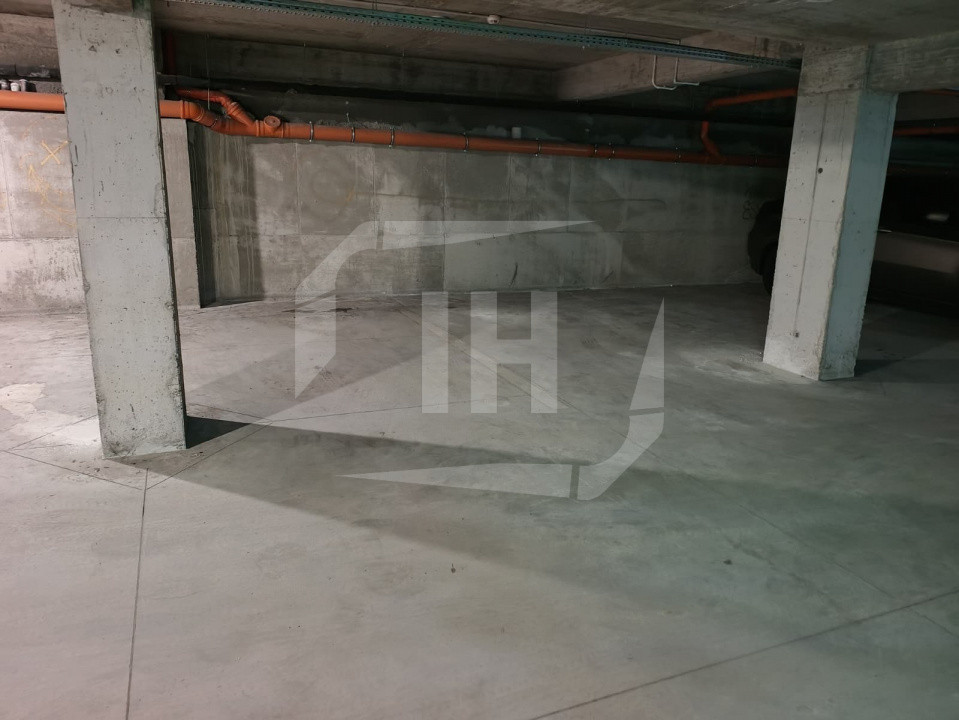 Apartament 3 camere, parcare, finisat, intermediar, curte, zona Pod Ira