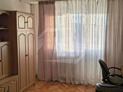 Apartament cu 3 camere, zona Manastur
