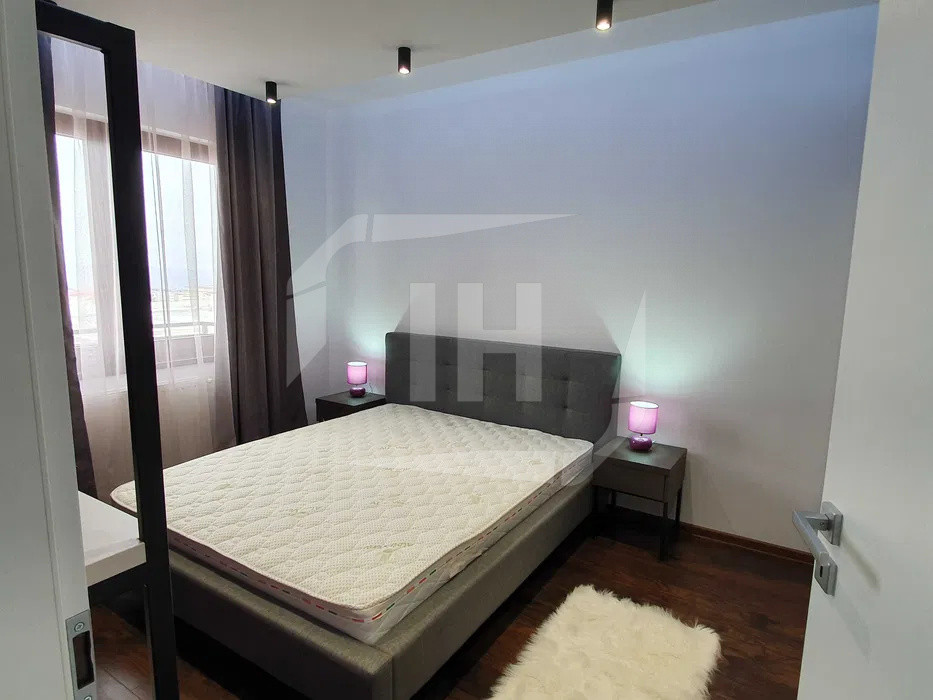 Apartament 2 camere, cu parcare, zona Zorilor