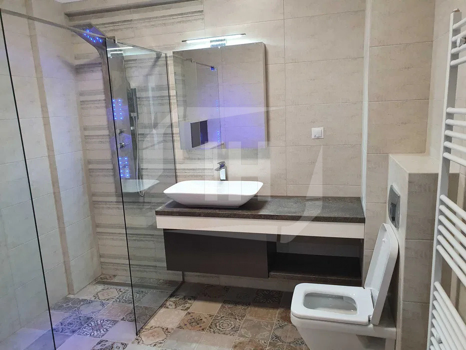 Apartament 2 camere, cu parcare, zona Zorilor